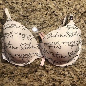 Victoria’s Secret t-shirt bra 36DD